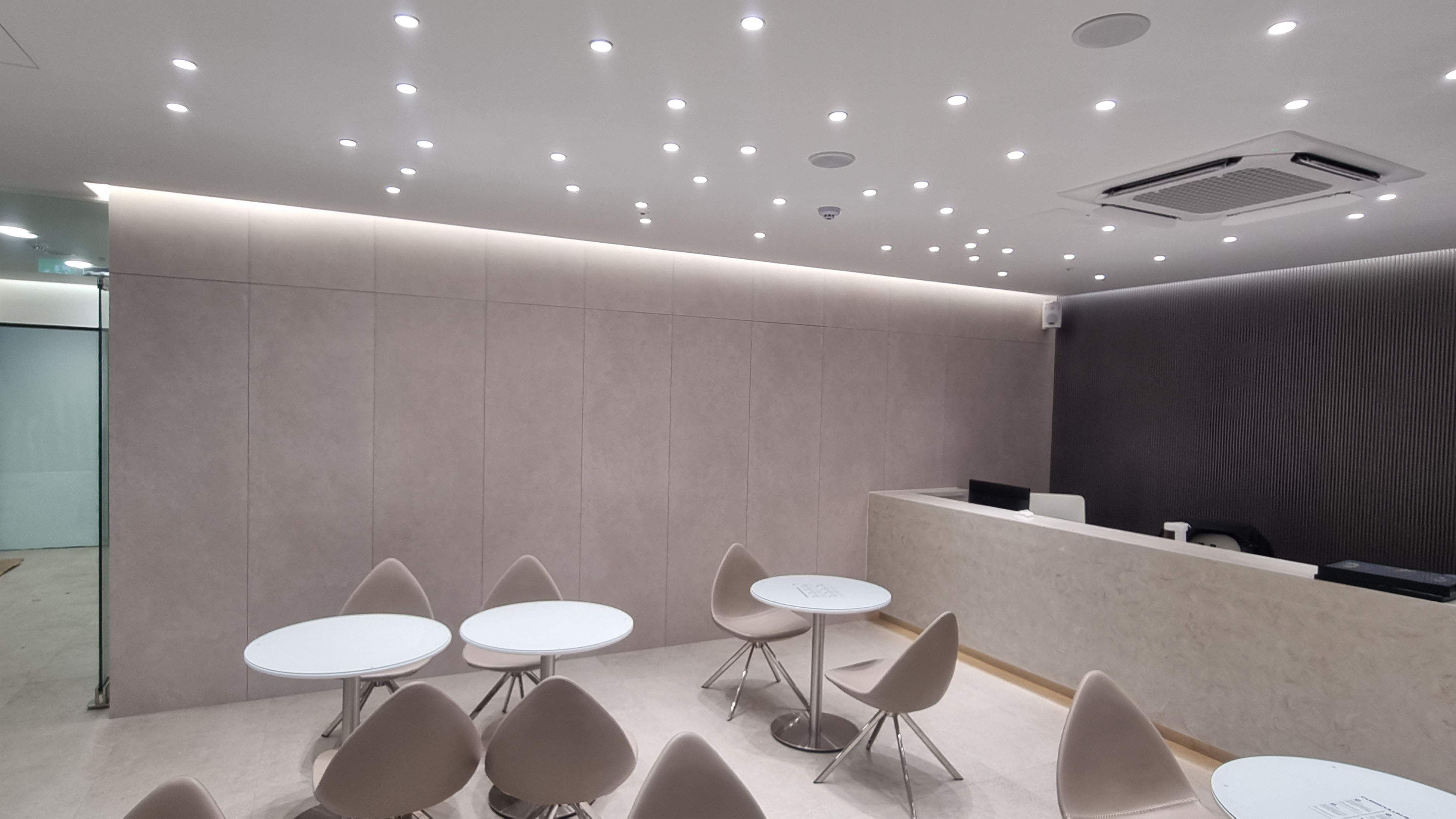 이모션월 EW1006, EW1240